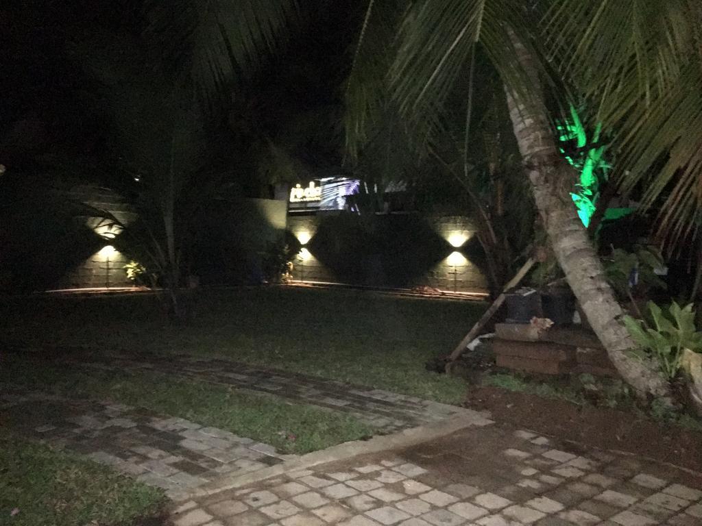 Relax Inn Hikkaduwa Exterior photo