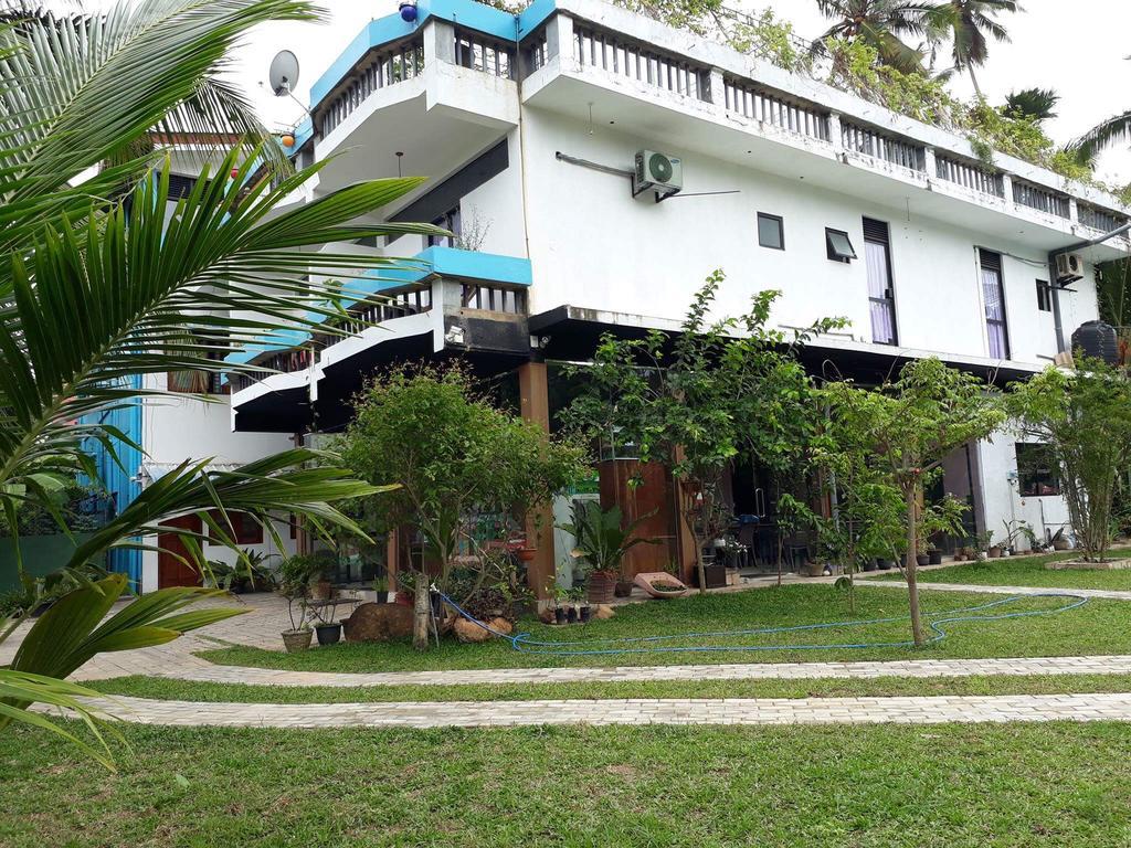 Relax Inn Hikkaduwa Exterior photo