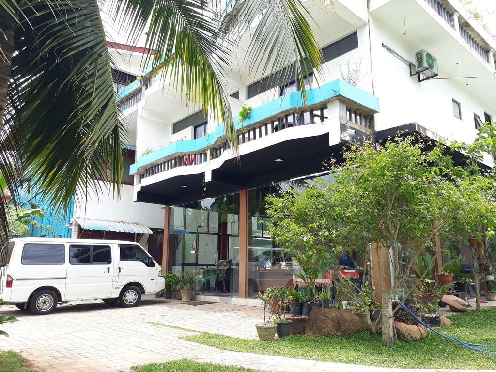 Relax Inn Hikkaduwa Exterior photo